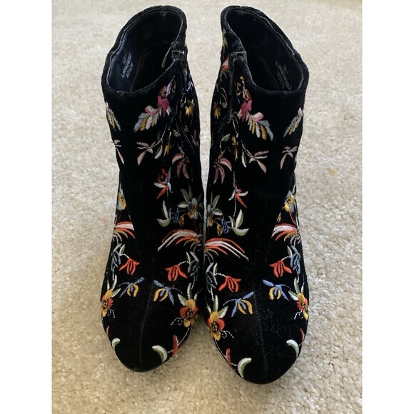 Lulus Black Velvet Embroidered Ankle Booties Bohemian Festival Boots Sz 7 - Picture 4 of 13